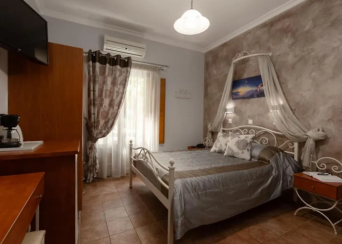 Polydefkis Hotel